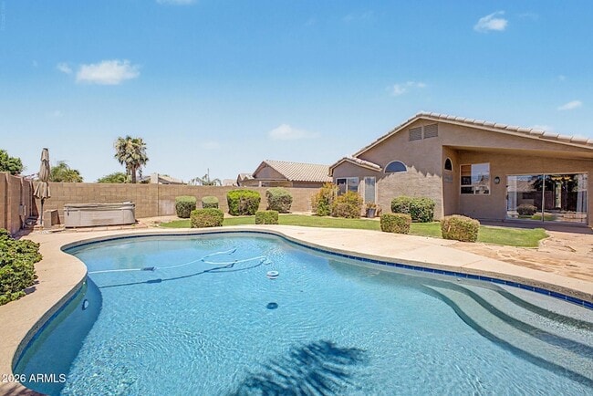4319 E Tether Trail