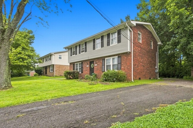 Photo - 758 McPherson Dr