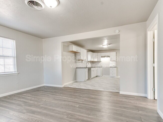 Photo - 3312 S Harvey Ave