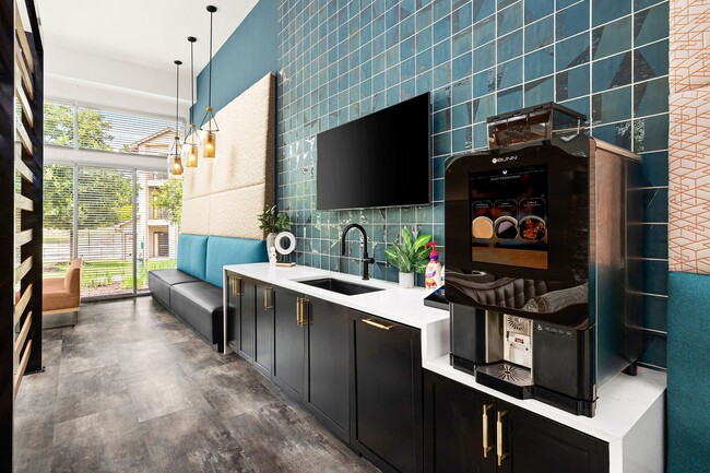24-Hour Clubhouse with Resident Lounge and Coffee Bar