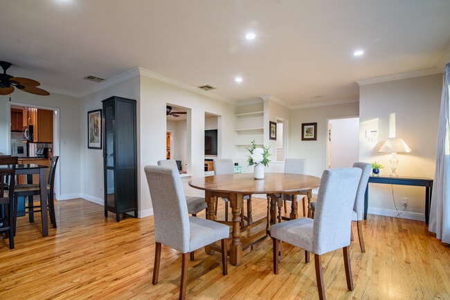 Photo - 16641 Gilmore St