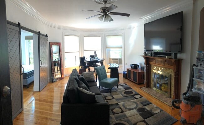 Photo - 918 Beacon St Apartments Unit 2