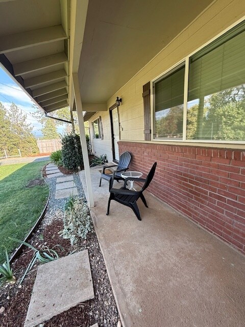 Photo - 240 Scholtz Ave