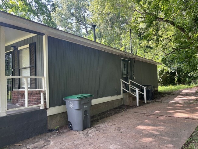 Photo - 1616 Winston Dr