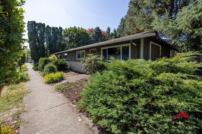 8205 SE 23rd Ave