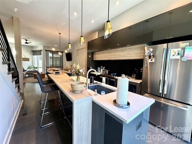 Photo - 1070 Kenilworth Ave