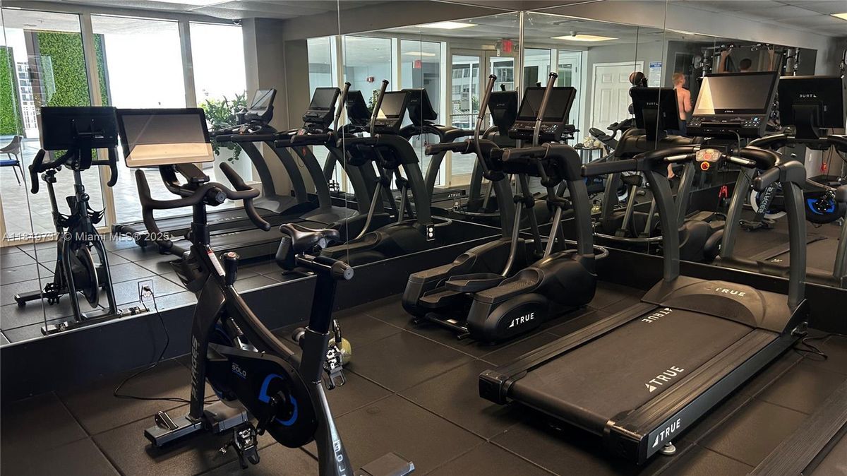 Photo - 170 SE 14th St