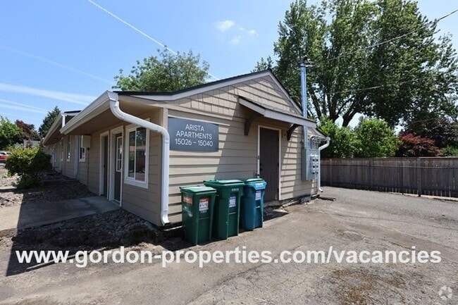 Building Photo - SE Arista Dr - 2 bedroom Unit 15038 Rental