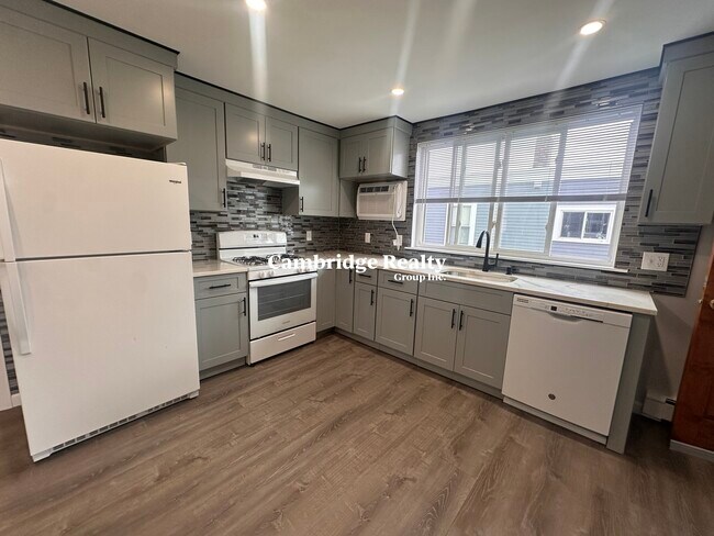 Photo - 253 Elm St Apartments Unit 3T