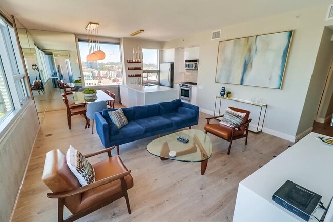 Building Photo - 321 Tenth Ave