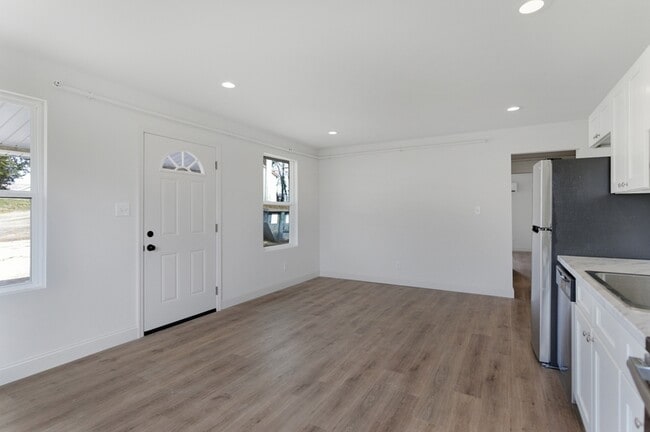 Photo - 2303 Parkview Ave