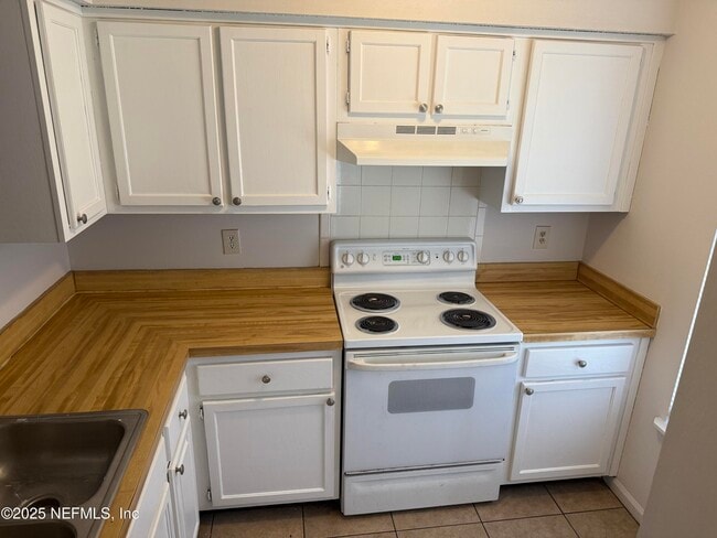 Photo - 1210 Whitlock Ave