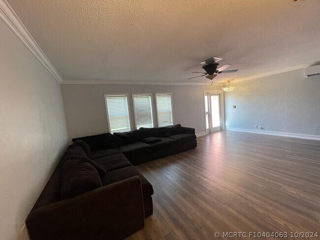 Photo - 8241 SW 9th St