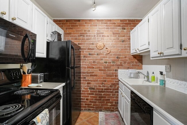 Photo - 337 Beacon St Unidad 8