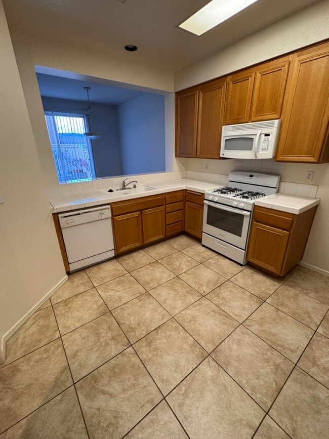 Photo - 3 Bedroom / 3 Bath Townhome Available Now! Chula Vista / San Miguel Ranch