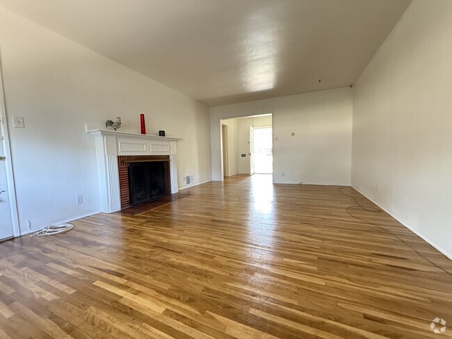 Building Photo - 1333 E Colton Ave Rental