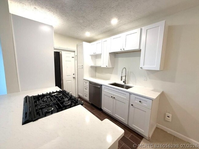Photo - 265 SW 7th St Unit 4