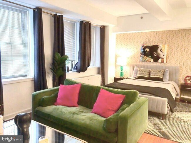 Photo - 219 S 18th St Unit 404