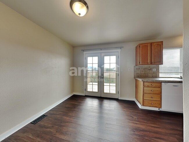 Photo - 1327 Whitehouse Ave