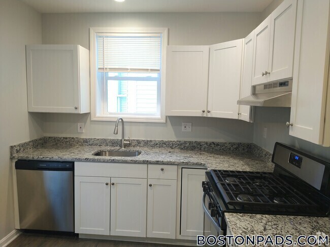 Building Photo - 108 Boston St Rental