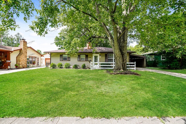 Building Photo - 1047 Sunview Rd