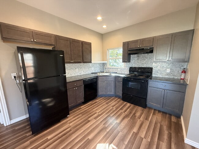Photo - 1 Bed, 1 Bath Townhome Near Asian District Unit Apt. B