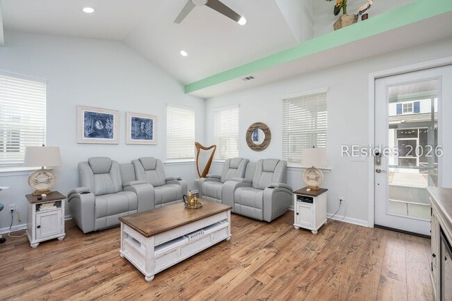 198 Sandbar Ln