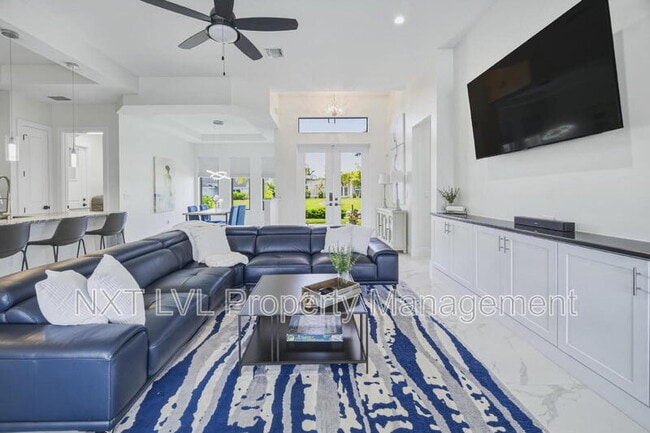 Photo - 121 NW 38th Ave