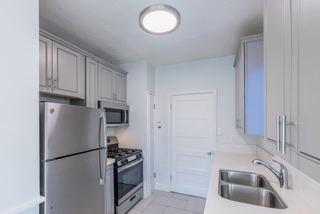 Photo - The Maxwell Apartments