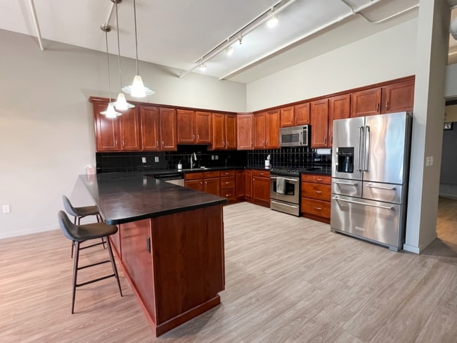 Building Photo - 125 S Kalamazoo Mall Unit 608