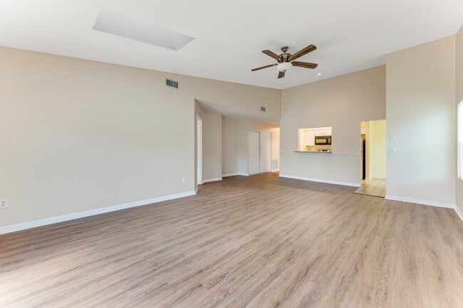 Photo - 121 Bob White Ct