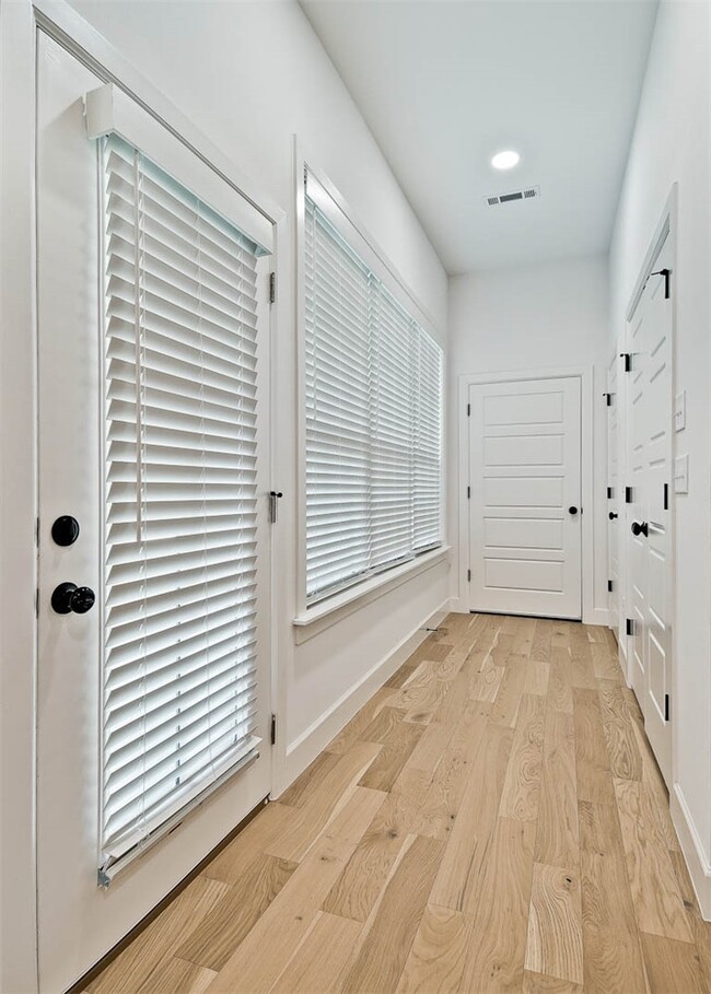 Photo - 510 W Persimmon St