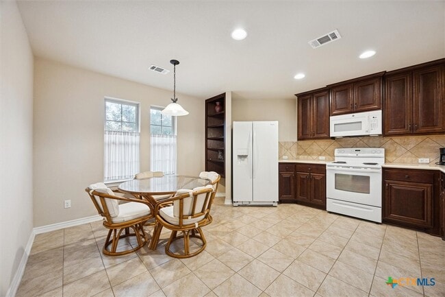 Photo - 1135 Twisted Oak Ct