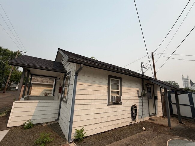 Photo - 318 SW Washington St