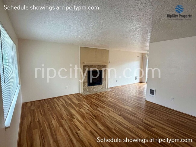 Photo - 11837 SE Gladstone St