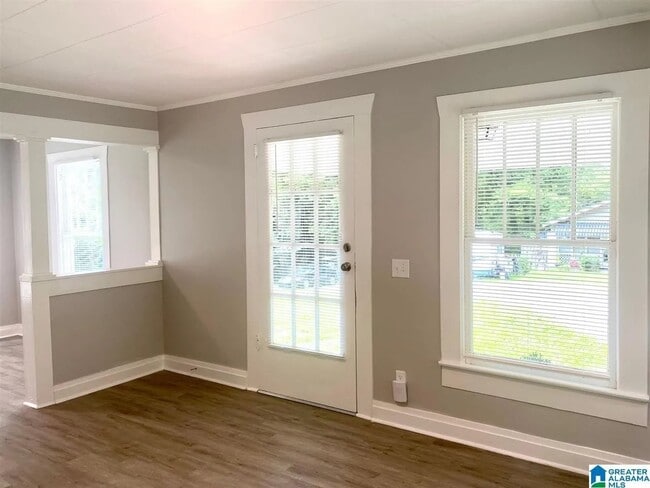 Photo - 917 School Terrace