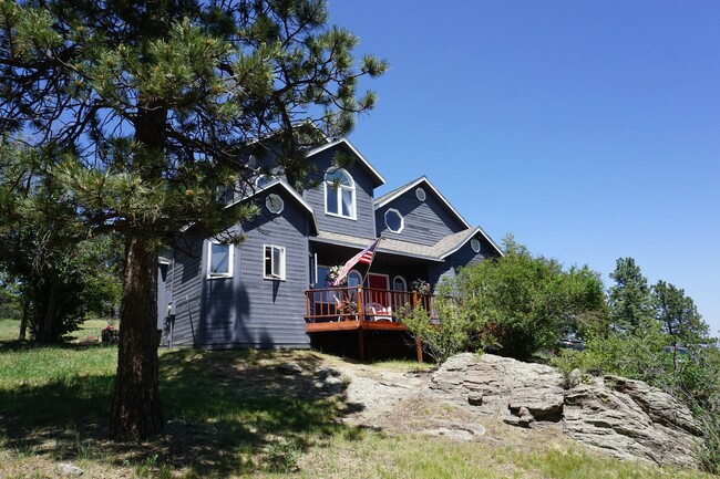 Building Photo - Great House in South Evergreen!! Must See!!