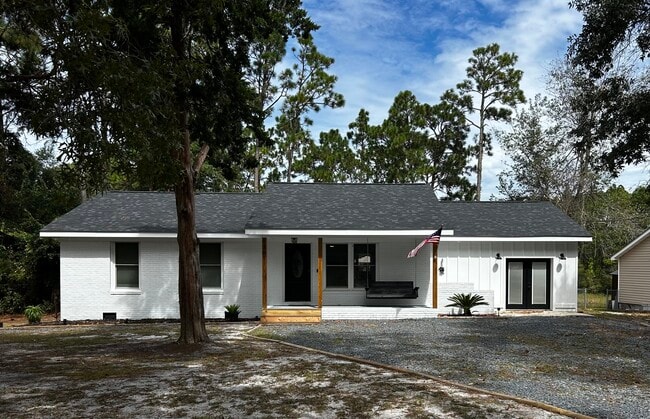 Building Photo - 1361 Forest Lake Dr Rental