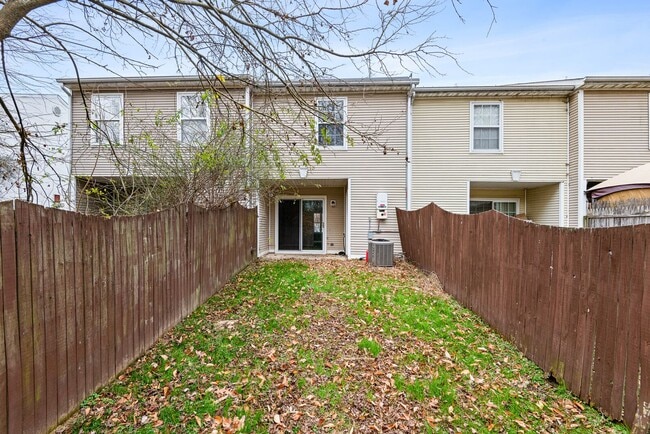 Photo - 133 Creekside Ct