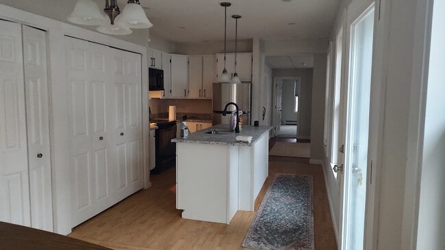 Building Photo - 9 Beech St Unit 2 Rental