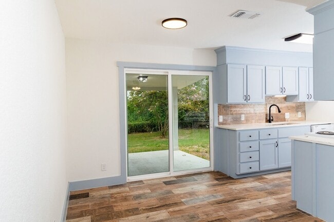 Photo - 811 Matchett St Unidad B