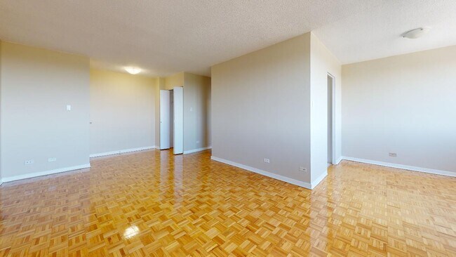 Photo - 5501 Adalbert