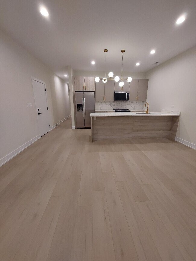 Photo - 4625 S Michigan Ave Unit 2