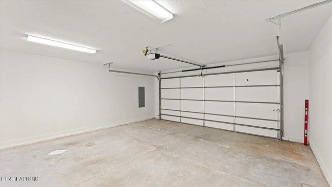 Photo - 6500 Locust Grove Ln