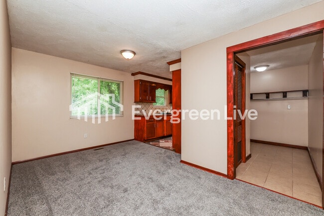 Photo - 1101 Rossiter Dr