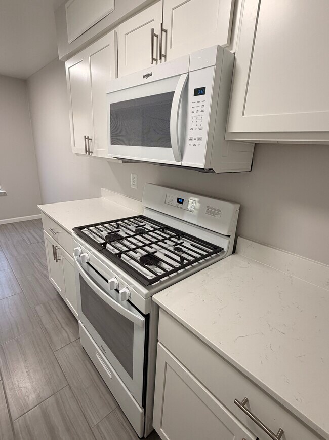 Brand New Kitchen Appliances. Cooking Gas included in rent.