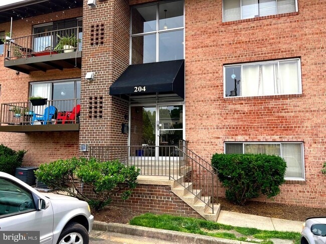 Building Photo - 204 E Mason Ave Unit 202 Rental