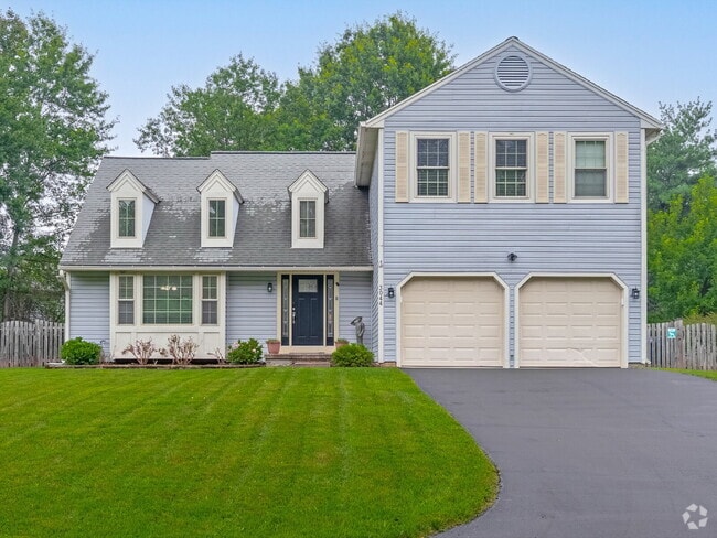 Building Photo - "Stunning 4-Bed Gem with Finished Basement... Rental