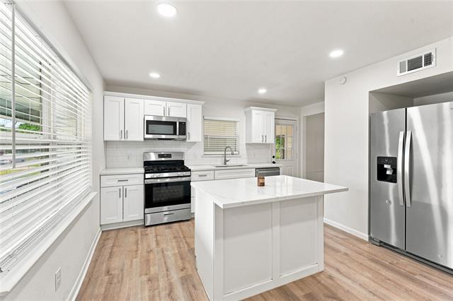 Photo - 1411 W Shields Dr