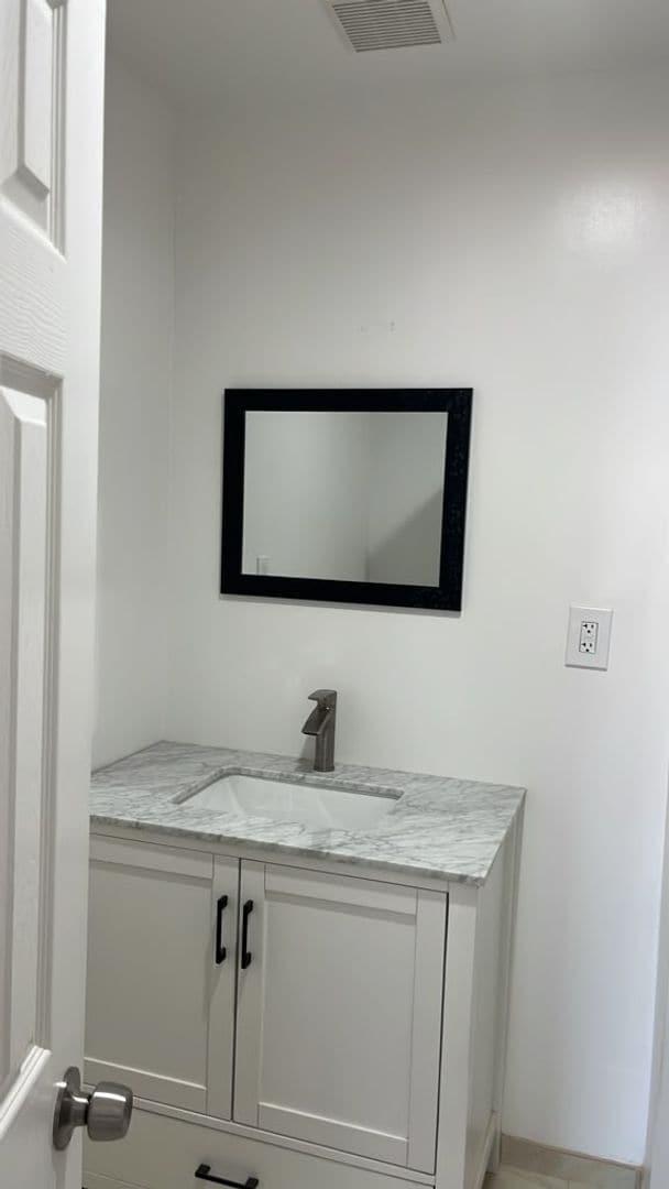 Photo - Charming, Remodeled Studio Apartment in Panorama City Unit Q
